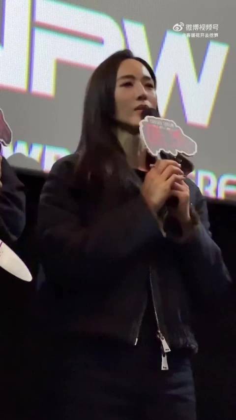 张钧甯新片狠戳男演员,容嬷嬷赛道狂飙