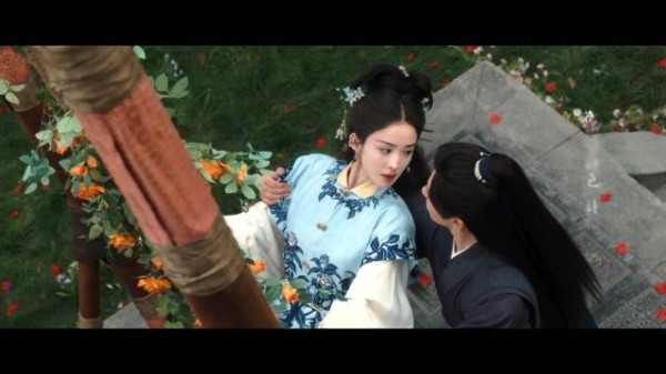 陆江来侯明昊娜扎荡秋千亲密耳语，马闻远现身险酿意外