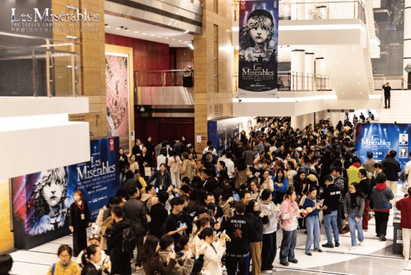 2025上海的舞台丨有人连看43场《悲惨世界》，上海成为音乐剧之都