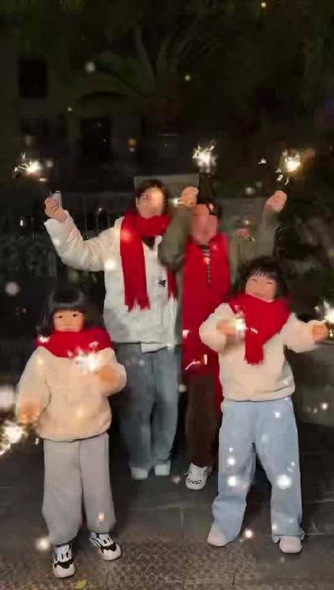 王祖蓝大女儿小女儿近照