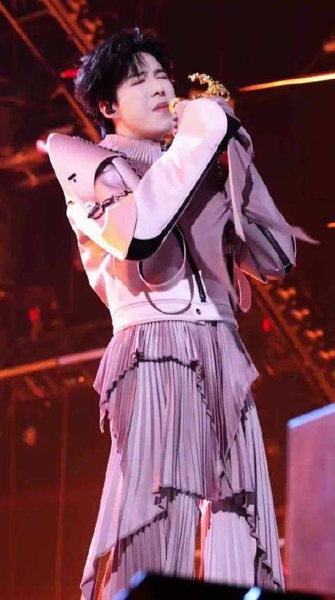 真的可以永远的相信刘宇宁的舞台，这个声音太有魅力了