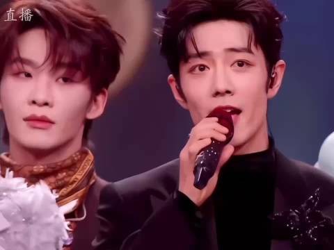 肖战跨年领唱一路生花,空灵嗓音引观众赞叹