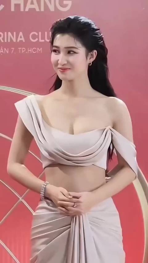 越南选美冠军阮芳儿 这颜值什么水平！