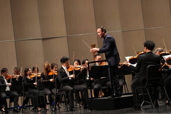 走进深圳前海，香港管弦乐团第一次在内地举行新年音乐会