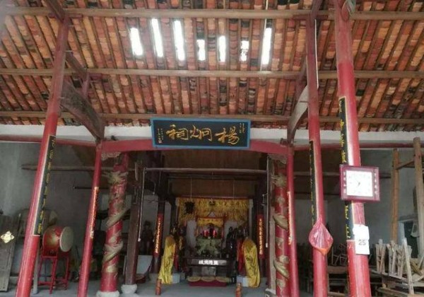 这位才华横溢的诗人，因性格而半生失意，却被百姓爱戴了一千多年