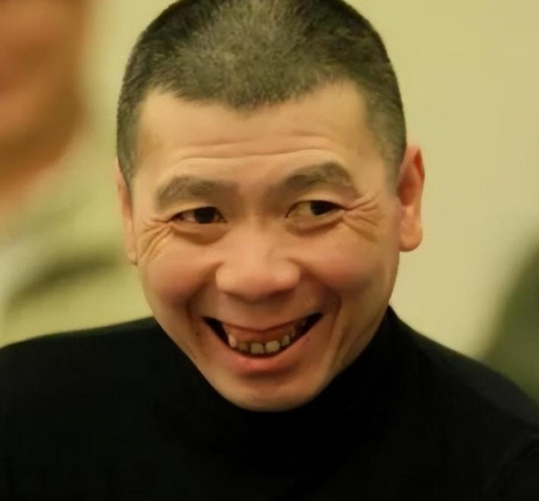 钱赚够了不装了？离婚传闻真相大白后，冯小刚一个举动打脸徐帆