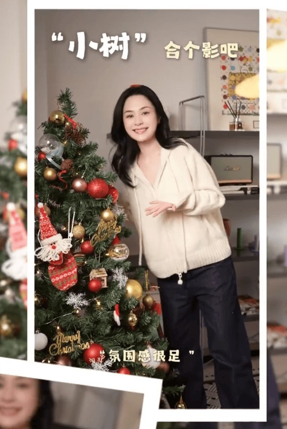 钟欣潼笑容满面，心情大好。