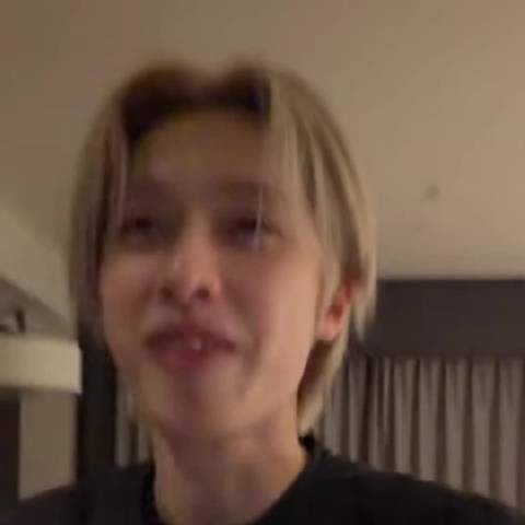 不要拍到我的裤子了 邪恶马尔济斯： gunilsmenu