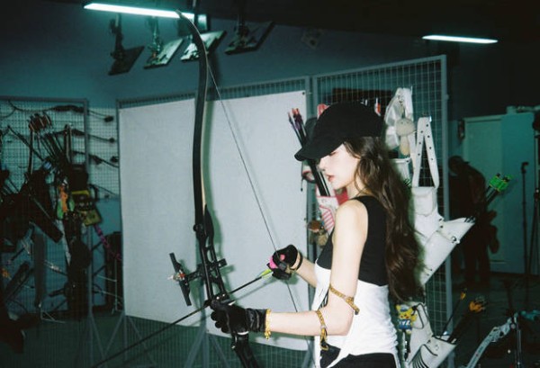 娜扎手持弓箭，身材超好！