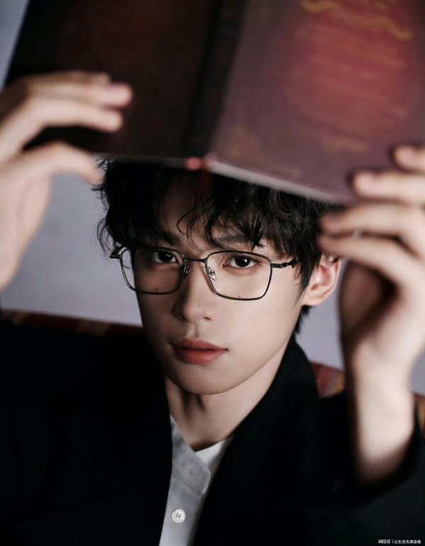 梓渝施洛华官宣预热！5天连更藏着什么破局密码？