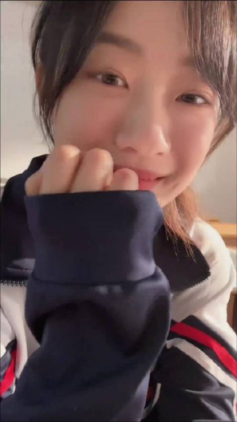 做完拼好饭自己偷吃了半天