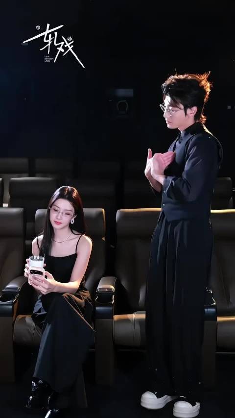 谁又惹到这俩人了哈哈哈哈笑鼠我了 我们噜噜黑长直真的绝美 戴眼镜好高智感！