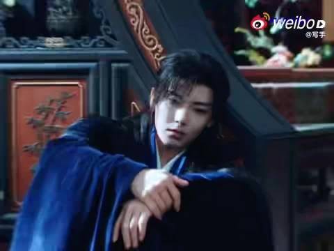 侯明昊演绎陆江来病弱破碎魅力,隐忍泪滴震撼观众