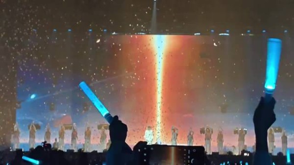 每次想起这个歌 就是一次相聚的结束 很快乐很不舍 他会说,朋友们下次见