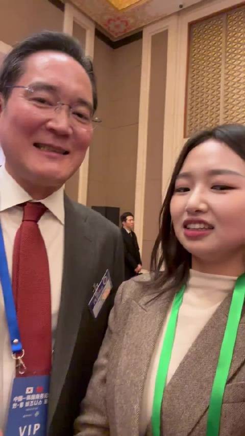 李在镕女儿回归三星任职，任正非女儿闯荡娱乐圈