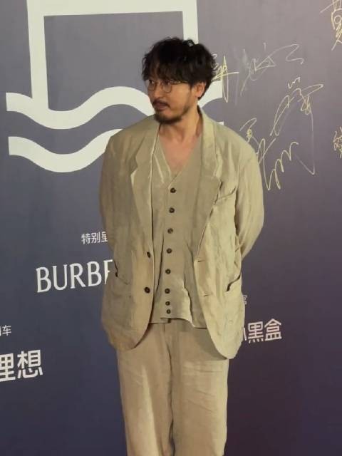 王传君踹开关谷神奇标签靠反派演技突围