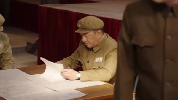 跨过鸭绿江：25万大军渡江，时间紧任务重，彭老总下死命令只10天！