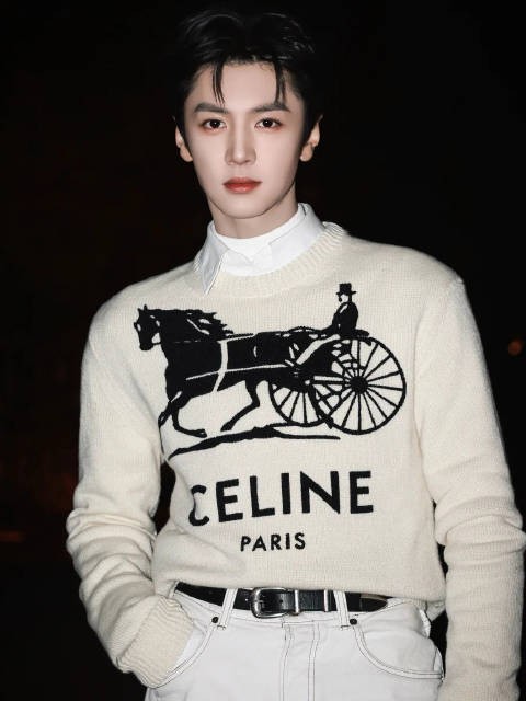 陈哲远出席上海Celine晚宴，衣领设计引关注