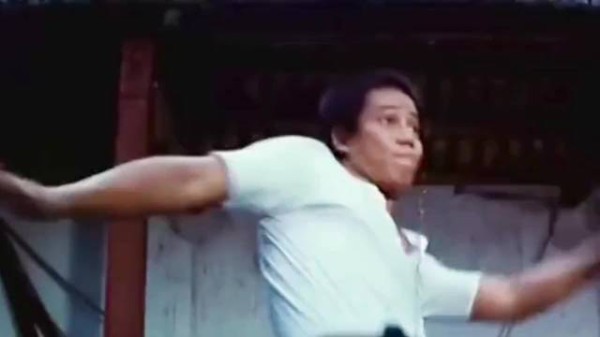 梁小龙早年练功视频曝光，空翻实战功夫引热议