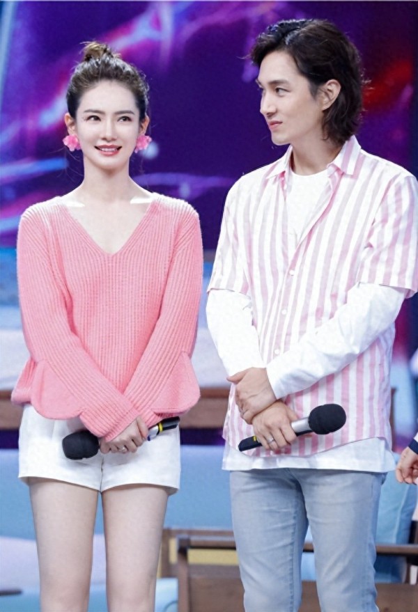 戚薇一家四口澳门旅游！10岁Lucky打耳洞很爱美，3岁儿子脸肉嘟嘟