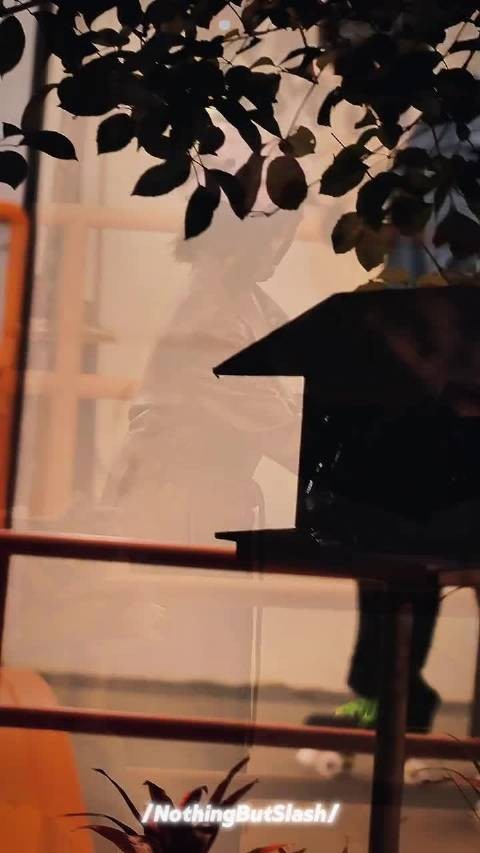 周奇周冬雨轮滑互动显姐弟默契