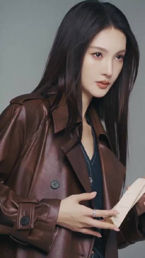 天呐，好喜欢这种气质的风格，金晨真的驾驭的太完美了