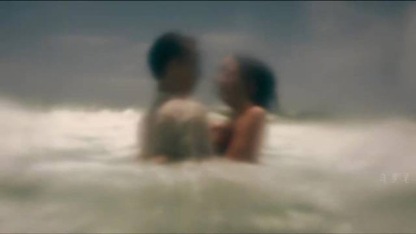 女子私奔荒岛遭遇伴侣暴力，揭露爱情真谛