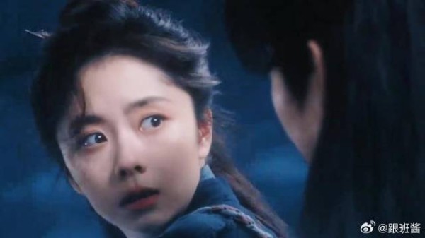 少女坠崖后意外唤醒妖王！这是到仙境了吗