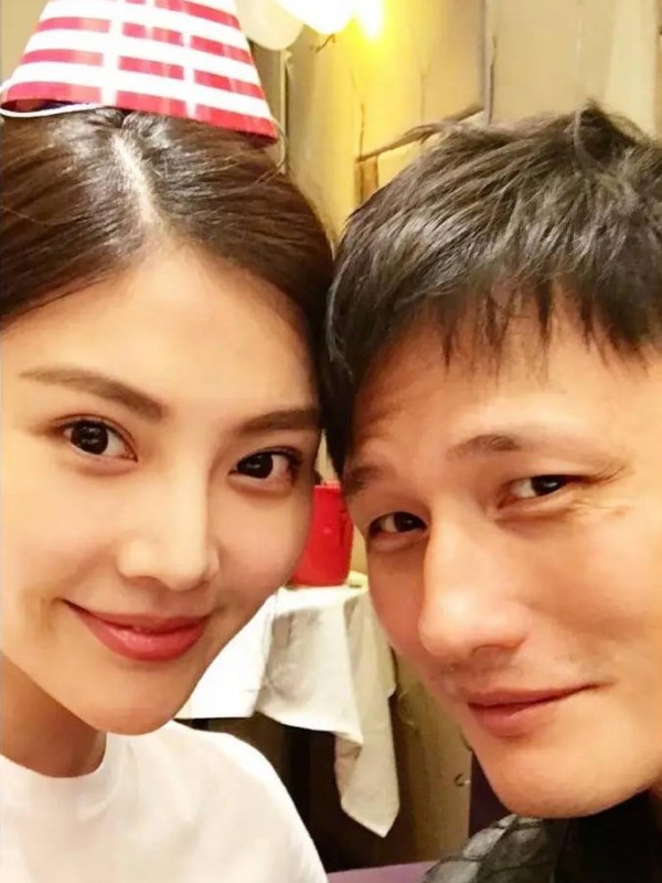 徐冬冬为家人病重简化婚礼，强硬表示拒收礼金