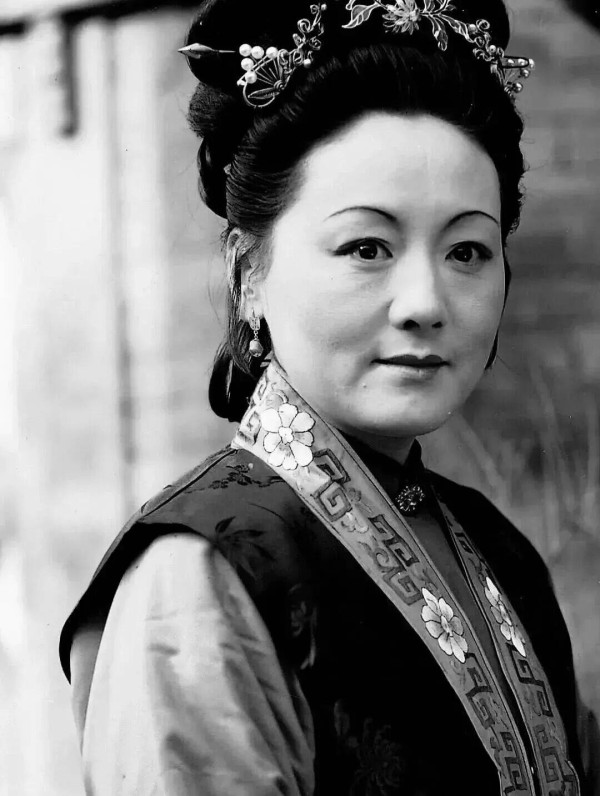 著名女演员去世，代表作《红楼梦》