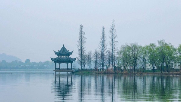 范仲淹一首酬答诗,写家国担当,书济世情怀,尾联尽显赤子之心