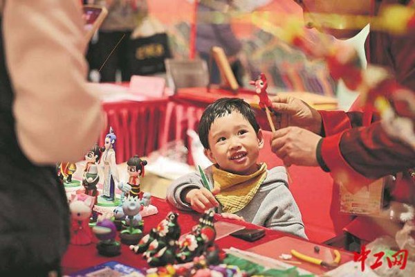 丙午春节主题展扮靓中国非遗馆