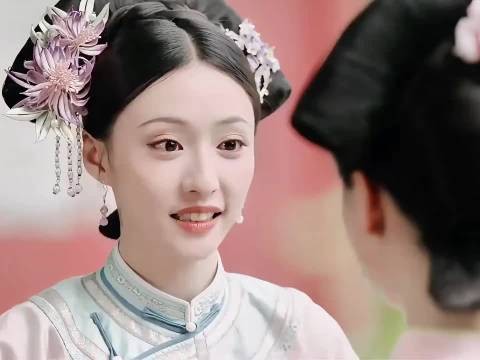 原来女主就是金锁 从一开始拿的就是宫女角色