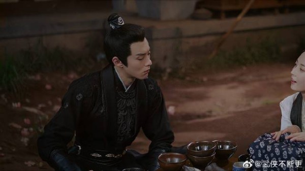 王鹤棣竟然占便宜,步音楼竟喊他爹,小情侣玩的太刺激