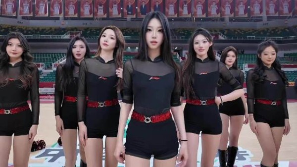 CBA应该让拉拉队跳满四节，中场再让球员打打球