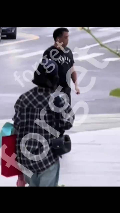 网友半年前偶遇赵丽颖,回忆甜蜜瞬间