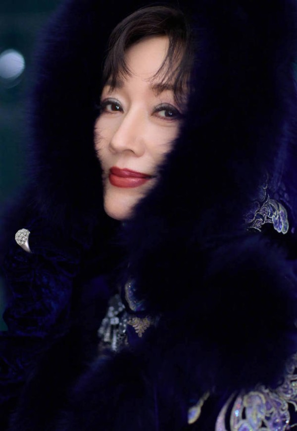 赵雅芝五官精致，美貌养眼。