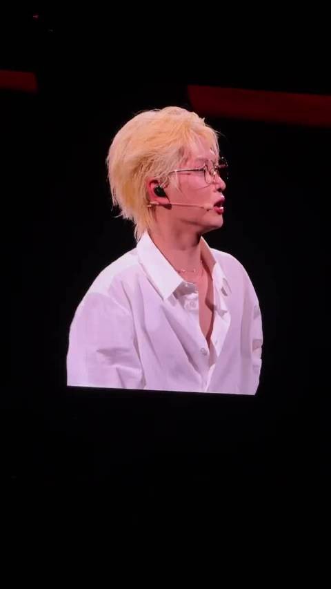 周震南成都舞台献唱获赞,粉丝感谢音乐与烟火治愈