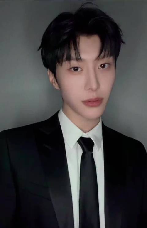 范丞丞你…这么会扭！午餐吃这个是否太奢侈