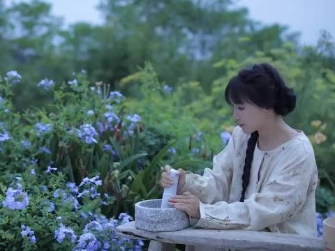 李子柒时隔半年发布新视频,展现现充生活