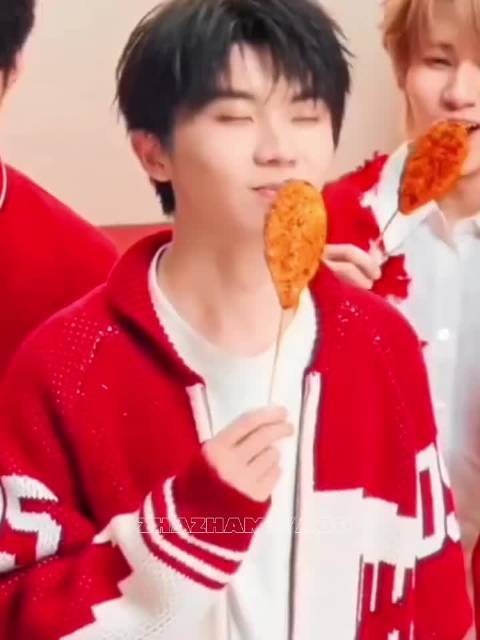 时代少年团吃肉肉好香香