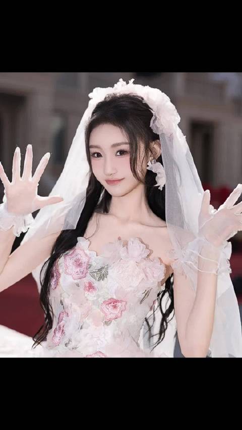 陈雪凝婚后次日丈夫被曝负面新闻，56天闪婚引警示