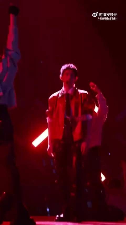 檀健次恭喜危晋宇夺冠，双厨狂喜！