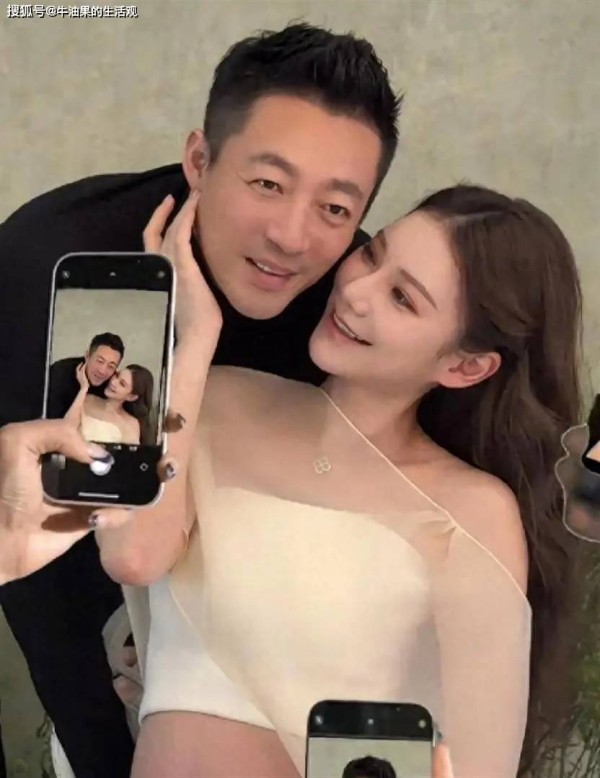 马筱梅拍孕妇照，汪小菲笑得很勉强？玥儿姐弟来北京了，张兰陪着玩