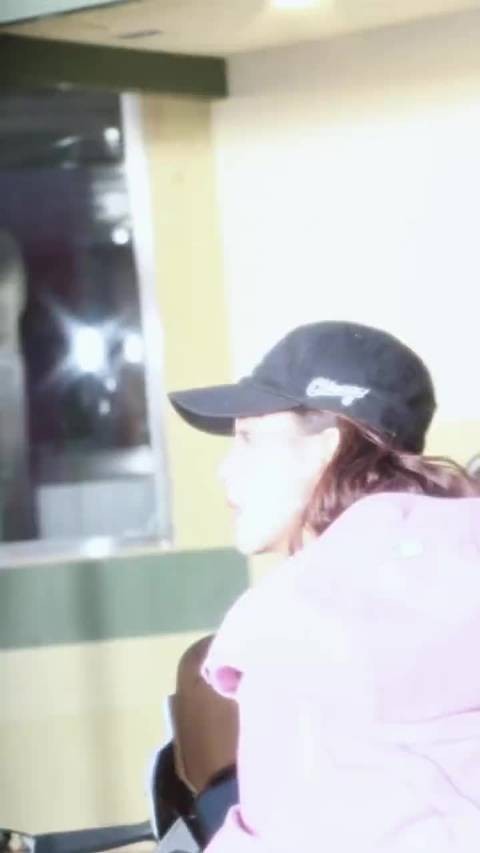 章若楠这种风格也好好看呀,有一种甜酷的感觉