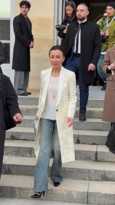 DIOR高定秀场,刘嘉玲,打扮松弛又帅气