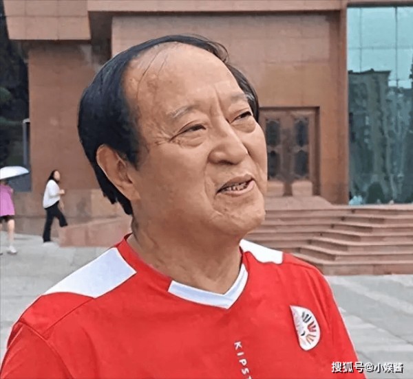 万万没想到，折腾半生倾家荡产的牛群，被美国毕业的儿子这样对待