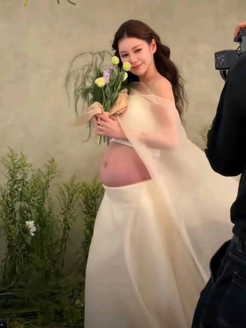 马筱梅公开孕肚视频，汪小菲三度当爸显平和