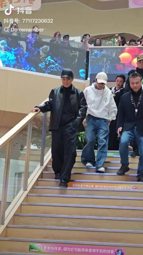 老谋子也大肥裤子了吗？我很难不多想