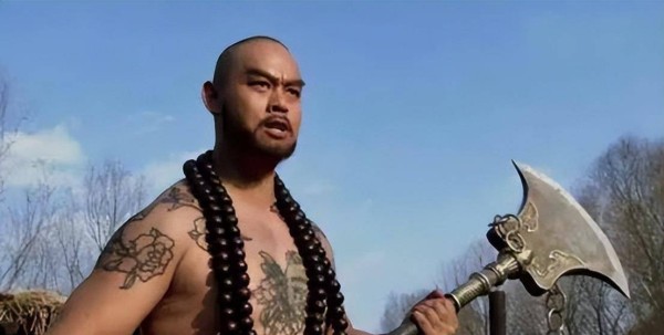 水浒传十大高手排名，鲁智深勉强挤进前十，谁是战斗力天花板？